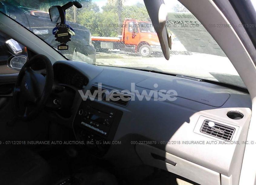 Photo 5 of 2005 Ford Focus ZX4 (VIN 1FAFP34N75W267692)