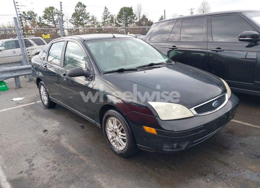 2005 Ford Focus ZX4 (VIN 1FAFP34N75W304479) main photo