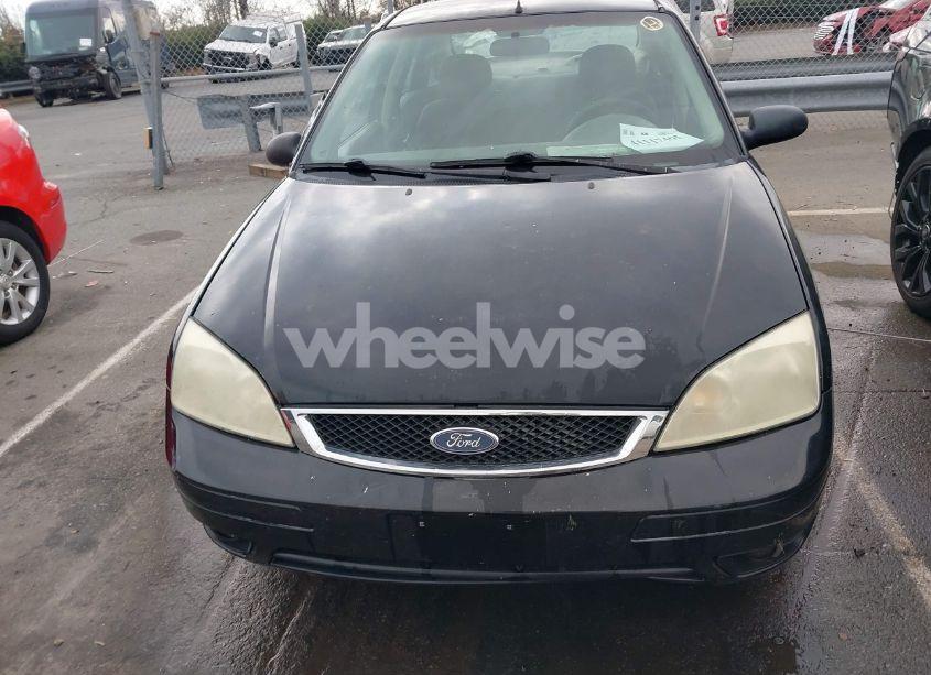 Photo 12 of 2005 Ford Focus ZX4 (VIN 1FAFP34N75W304479)
