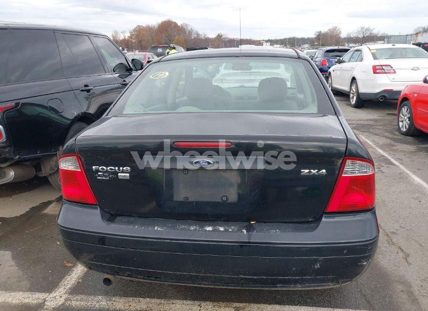 Photo 16 of 2005 Ford Focus ZX4 (VIN 1FAFP34N75W304479)