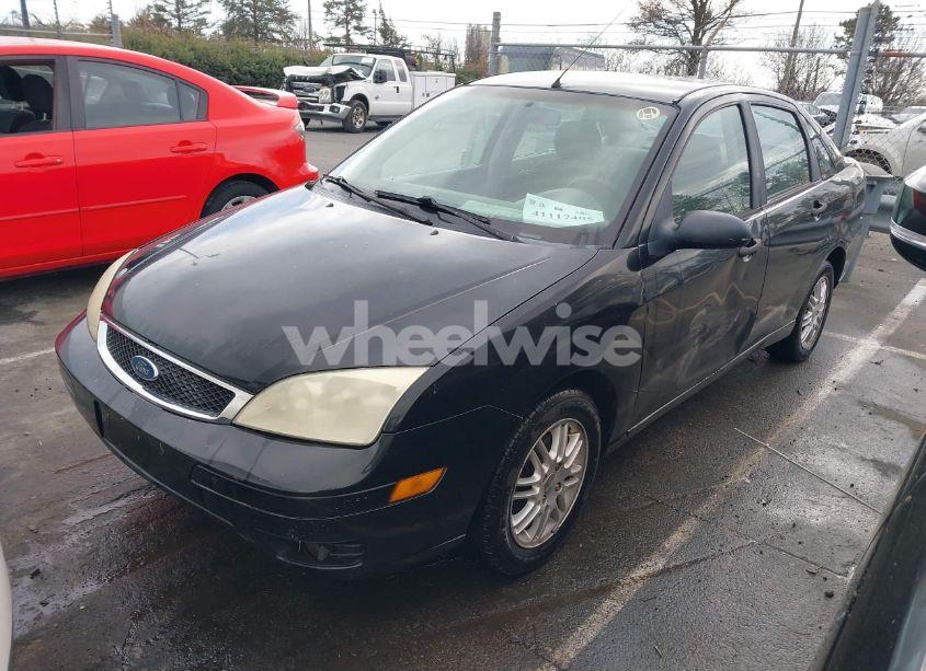 Photo 2 of 2005 Ford Focus ZX4 (VIN 1FAFP34N75W304479)