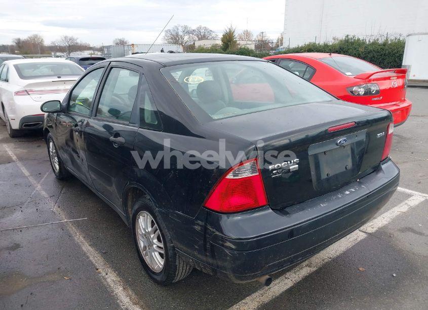 Photo 3 of 2005 Ford Focus ZX4 (VIN 1FAFP34N75W304479)