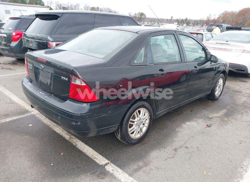 Photo 4 of 2005 Ford Focus ZX4 (VIN 1FAFP34N75W304479)