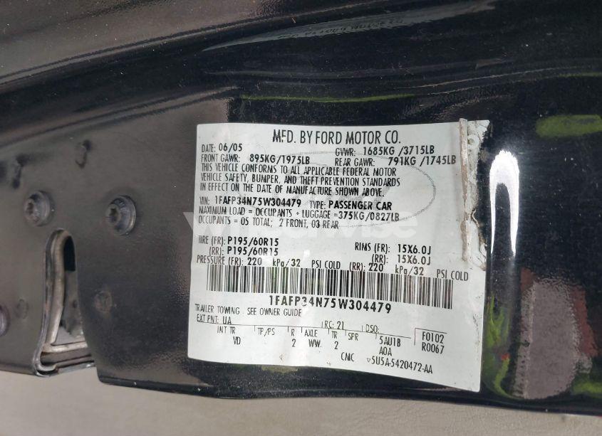 Photo 9 of 2005 Ford Focus ZX4 (VIN 1FAFP34N75W304479)