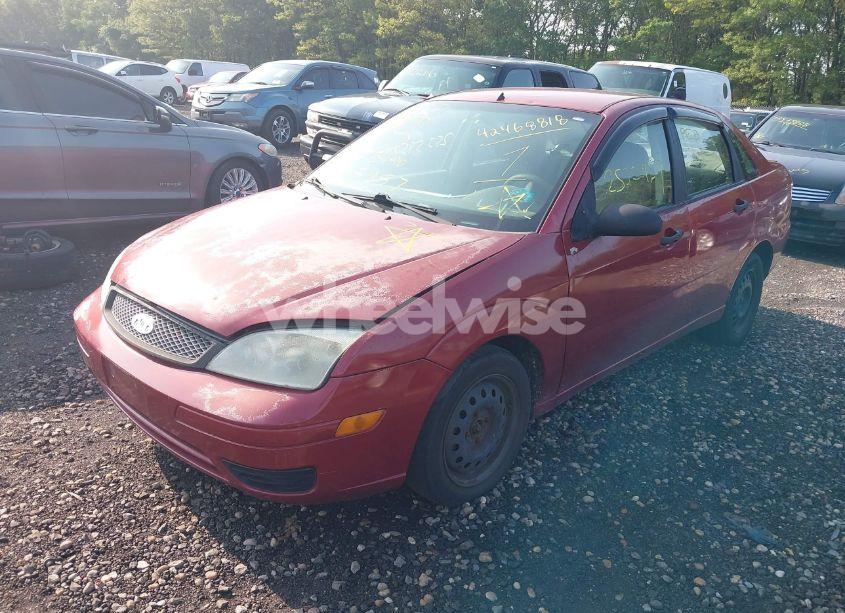 Photo 2 of 2005 Ford Focus ZX4 (VIN 1FAFP34N75W312338)