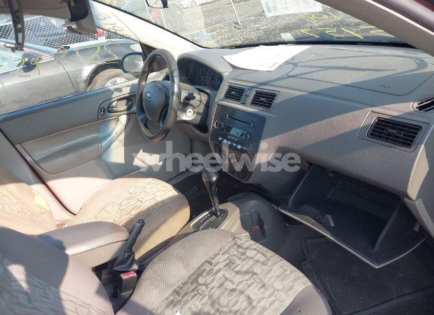 Photo 5 of 2005 Ford Focus ZX4 (VIN 1FAFP34N75W312338)