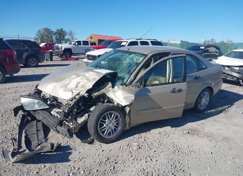 Photo 2 of 2007 Ford Focus S/SE/SES (VIN 1FAFP34N77W132103)