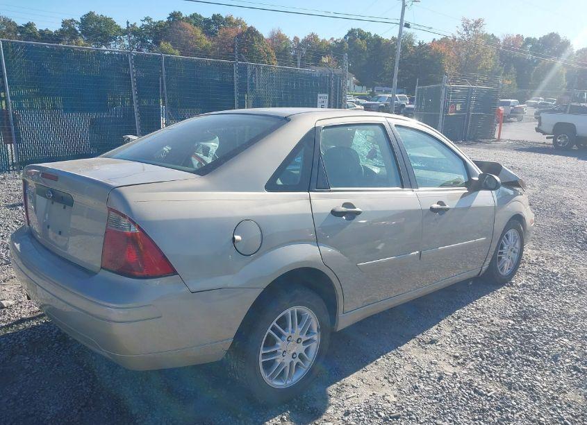 Photo 4 of 2007 Ford Focus S/SE/SES (VIN 1FAFP34N77W132103)