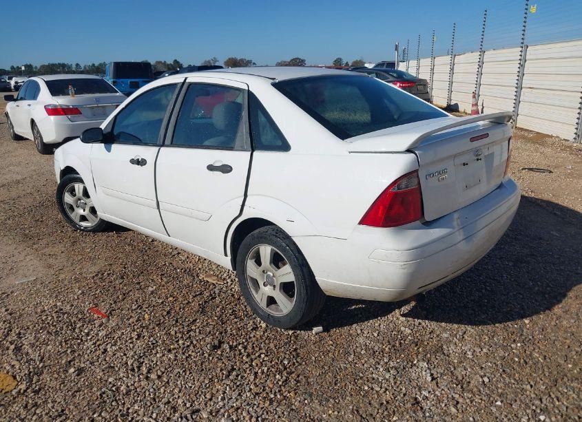Photo 3 of 2007 Ford Focus S/SE/SES (VIN 1FAFP34N77W202795)