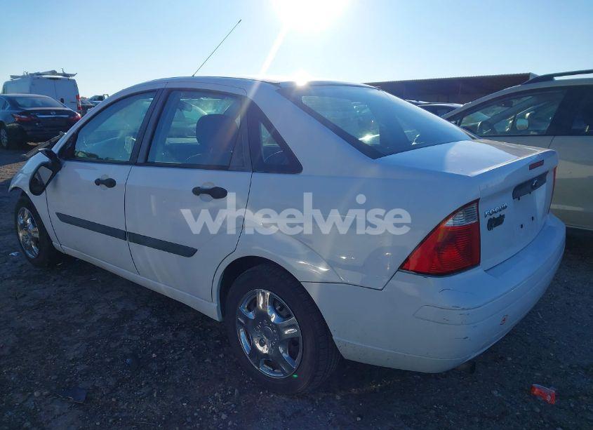 Photo 3 of 2007 Ford Focus S/SE/SES (VIN 1FAFP34N77W220293)