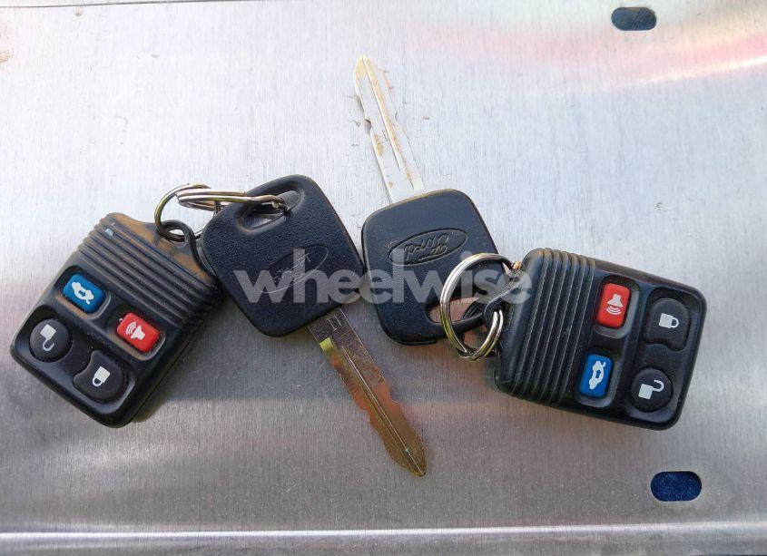 Photo 11 of 2005 Ford Focus ZX4 (VIN 1FAFP34N85W109376)