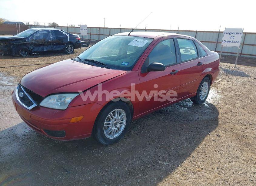 Photo 2 of 2005 Ford Focus ZX4 (VIN 1FAFP34N85W109376)