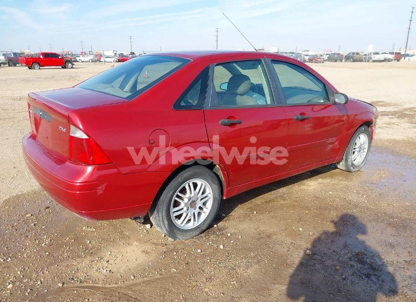 Photo 4 of 2005 Ford Focus ZX4 (VIN 1FAFP34N85W109376)