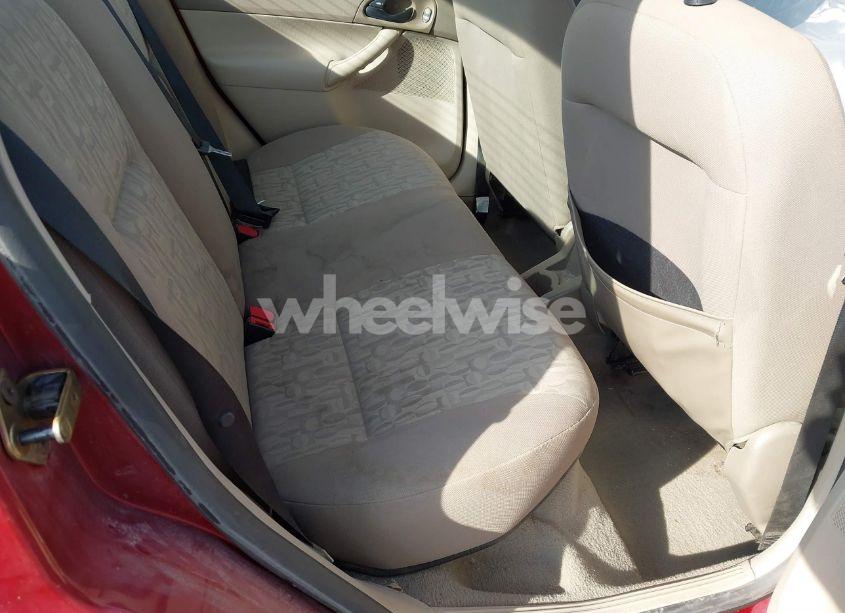 Photo 8 of 2005 Ford Focus ZX4 (VIN 1FAFP34N85W109376)