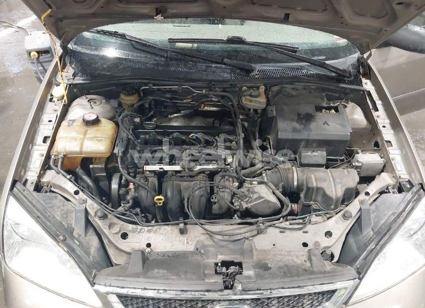 Photo 10 of 2005 Ford Focus ZX4 (VIN 1FAFP34N85W142670)
