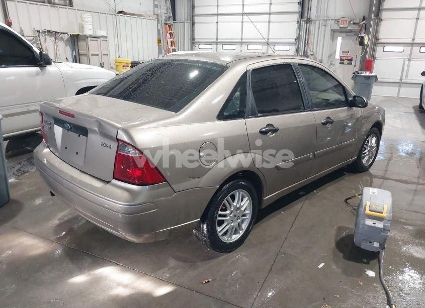 Photo 4 of 2005 Ford Focus ZX4 (VIN 1FAFP34N85W142670)