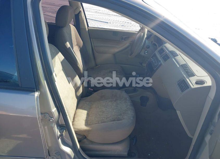 Photo 5 of 2005 Ford Focus ZX4 (VIN 1FAFP34N85W142670)