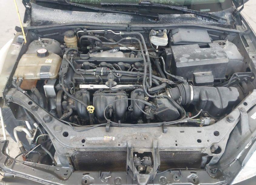 Photo 10 of 2005 Ford Focus ZX4 (VIN 1FAFP34N85W158920)