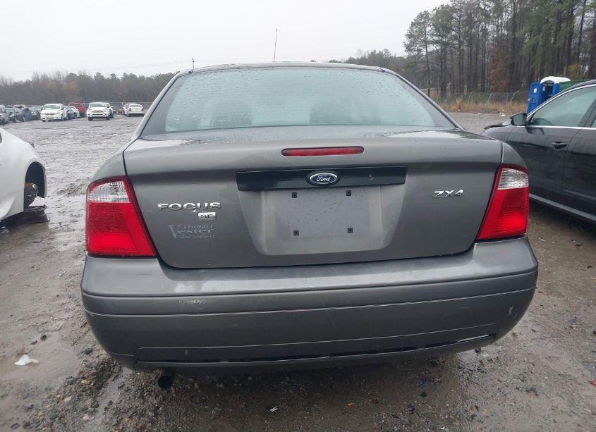 Photo 16 of 2005 Ford Focus ZX4 (VIN 1FAFP34N85W158920)