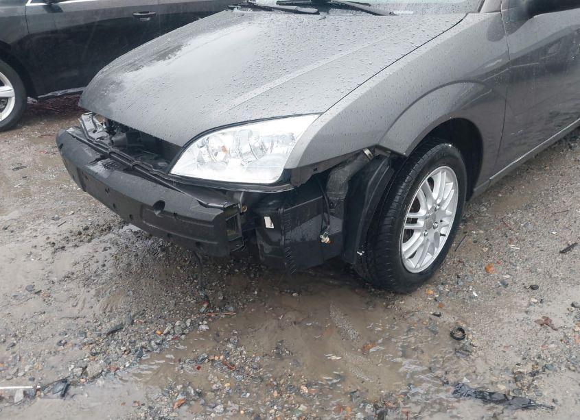 Photo 18 of 2005 Ford Focus ZX4 (VIN 1FAFP34N85W158920)