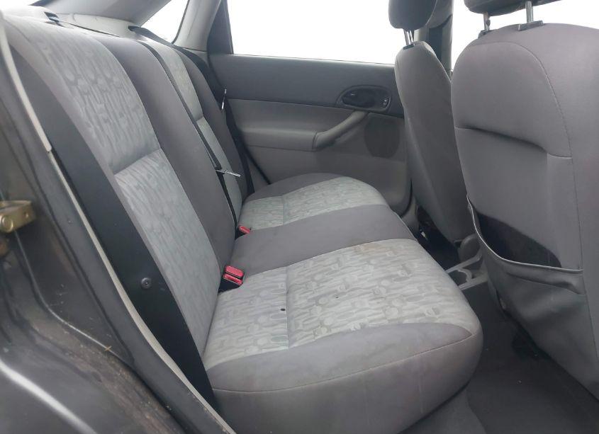 Photo 8 of 2005 Ford Focus ZX4 (VIN 1FAFP34N85W158920)