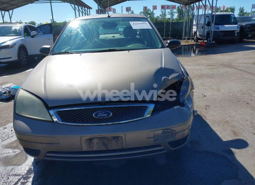 Photo 12 of 2005 Ford Focus ZX4 (VIN 1FAFP34N85W192422)