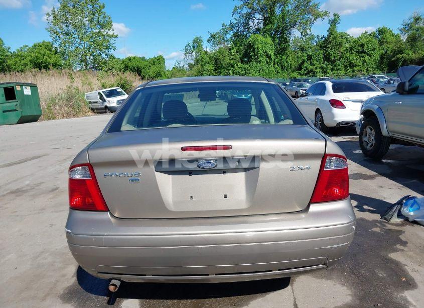 Photo 16 of 2005 Ford Focus ZX4 (VIN 1FAFP34N85W192422)