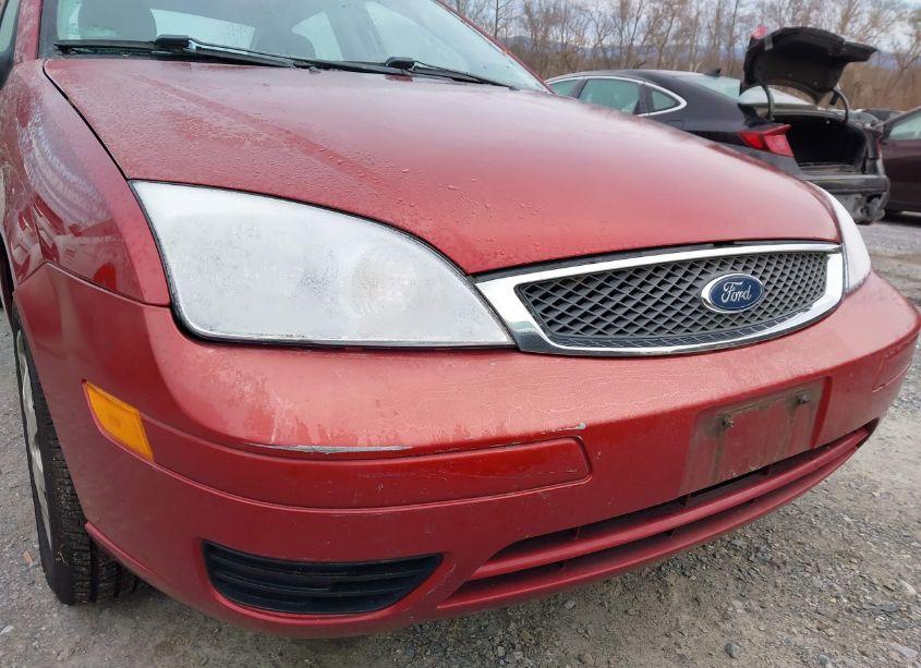 Photo 14 of 2005 Ford Focus ZX4 (VIN 1FAFP34N85W200440)