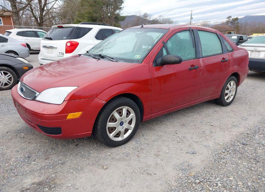Photo 2 of 2005 Ford Focus ZX4 (VIN 1FAFP34N85W200440)