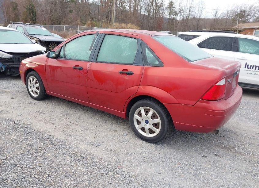 Photo 3 of 2005 Ford Focus ZX4 (VIN 1FAFP34N85W200440)