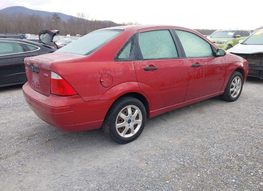 Photo 4 of 2005 Ford Focus ZX4 (VIN 1FAFP34N85W200440)