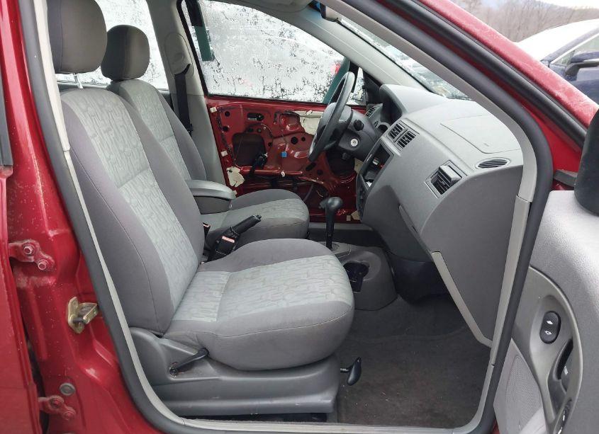 Photo 5 of 2005 Ford Focus ZX4 (VIN 1FAFP34N85W200440)