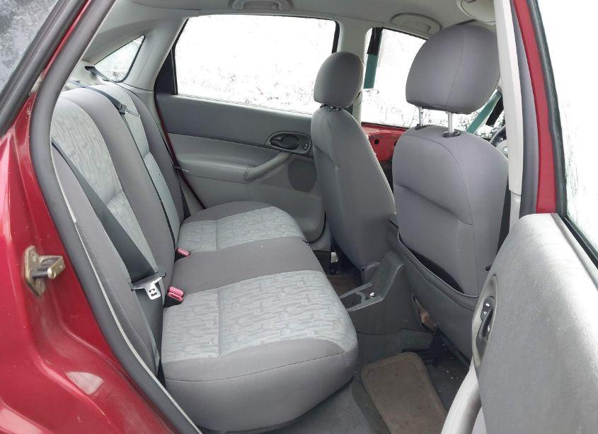 Photo 8 of 2005 Ford Focus ZX4 (VIN 1FAFP34N85W200440)