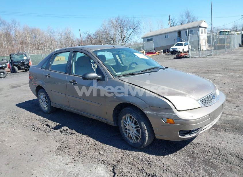 2005 Ford Focus ZX4 (VIN 1FAFP34N85W266566) main photo