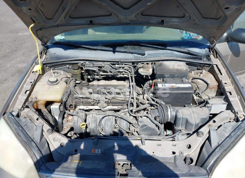 Photo 10 of 2005 Ford Focus ZX4 (VIN 1FAFP34N85W266566)