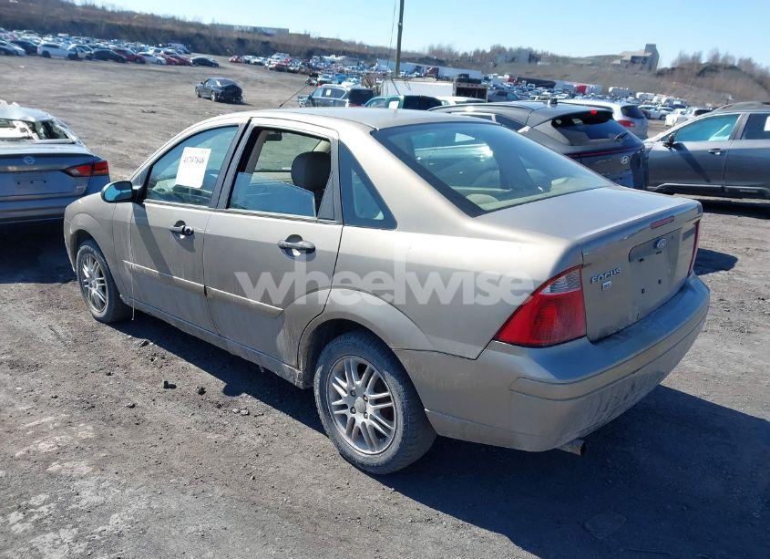 Photo 3 of 2005 Ford Focus ZX4 (VIN 1FAFP34N85W266566)
