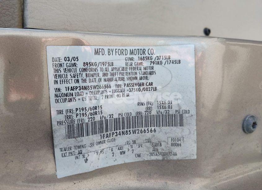 Photo 9 of 2005 Ford Focus ZX4 (VIN 1FAFP34N85W266566)