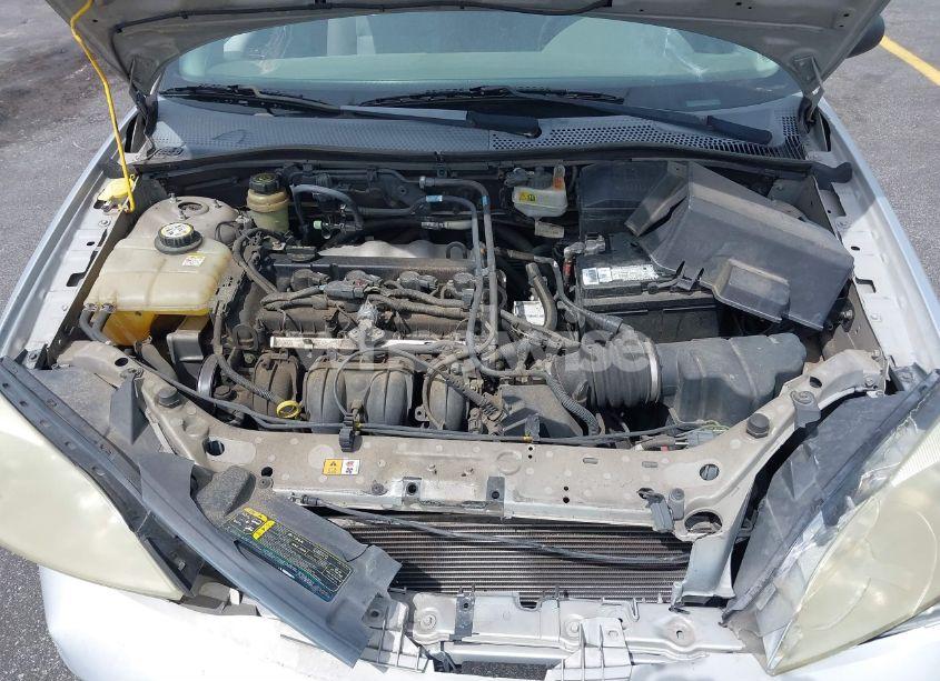 Photo 10 of 2005 Ford Focus ZX4 (VIN 1FAFP34N85W300134)