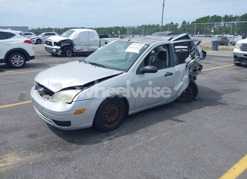 Photo 2 of 2005 Ford Focus ZX4 (VIN 1FAFP34N85W300134)