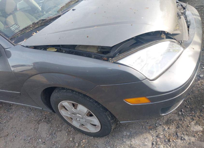 Photo 13 of 2007 Ford Focus S/SE/SES (VIN 1FAFP34N87W109459)