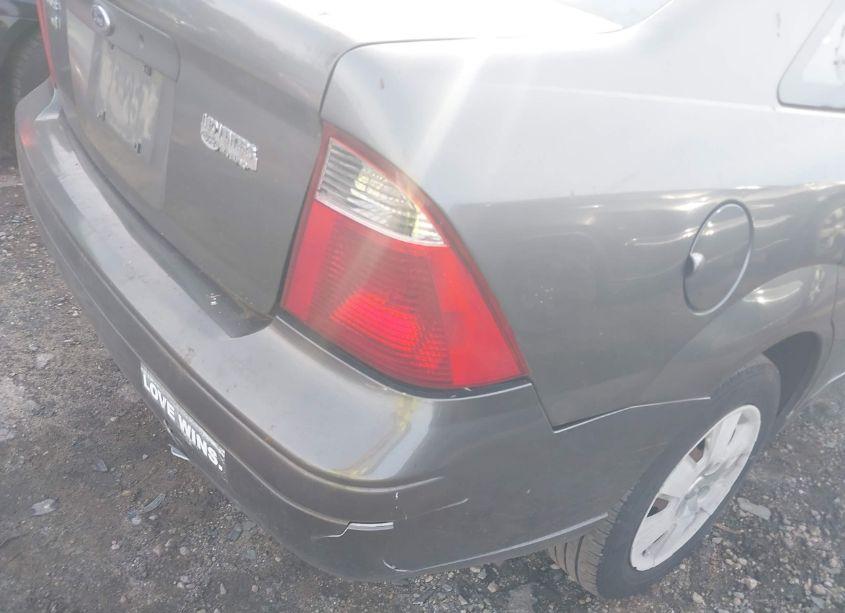 Photo 15 of 2007 Ford Focus S/SE/SES (VIN 1FAFP34N87W109459)