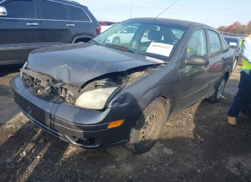 Photo 2 of 2007 Ford Focus S/SE/SES (VIN 1FAFP34N87W109459)