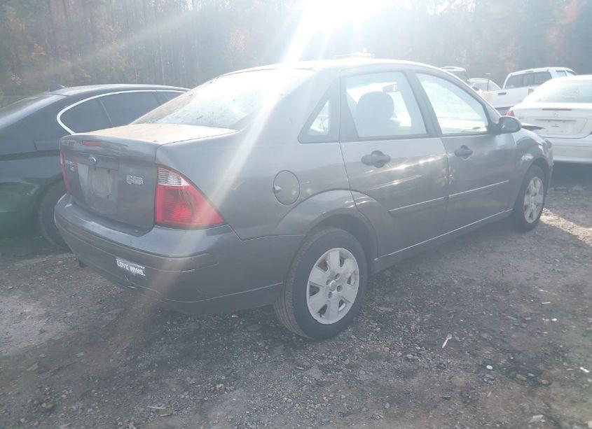 Photo 4 of 2007 Ford Focus S/SE/SES (VIN 1FAFP34N87W109459)