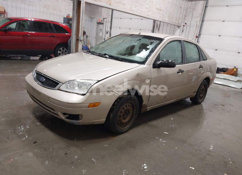 Photo 2 of 2007 Ford Focus ZX4/S/SE/SES (VIN 1FAFP34N87W229911)