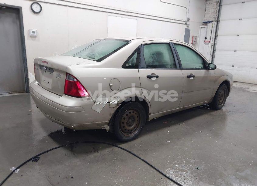 Photo 4 of 2007 Ford Focus ZX4/S/SE/SES (VIN 1FAFP34N87W229911)
