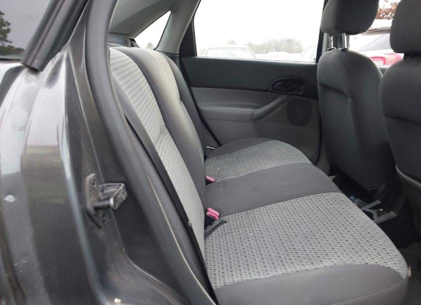 Photo 8 of 2007 Ford Focus S/SE/SES (VIN 1FAFP34N87W263542)