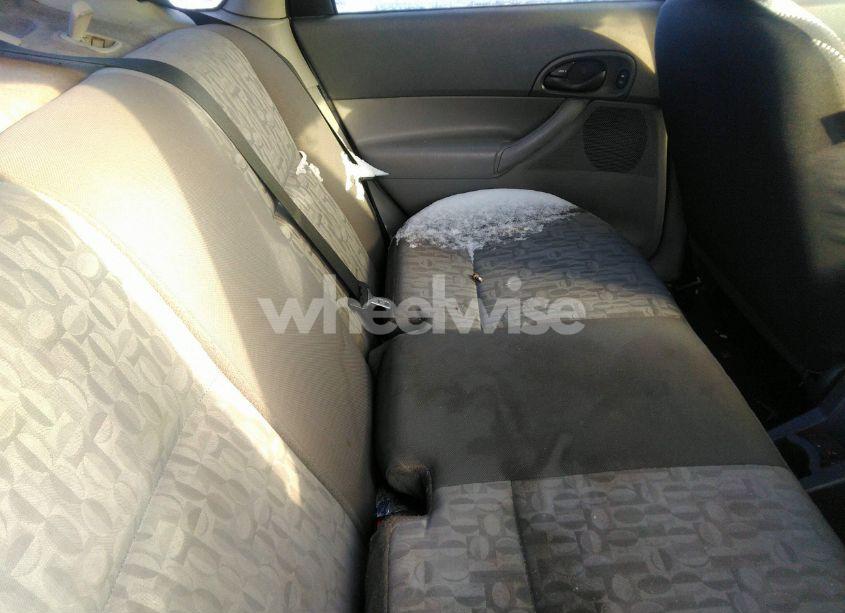 Photo 8 of 2005 Ford Focus ZX4 (VIN 1FAFP34N95W101626)