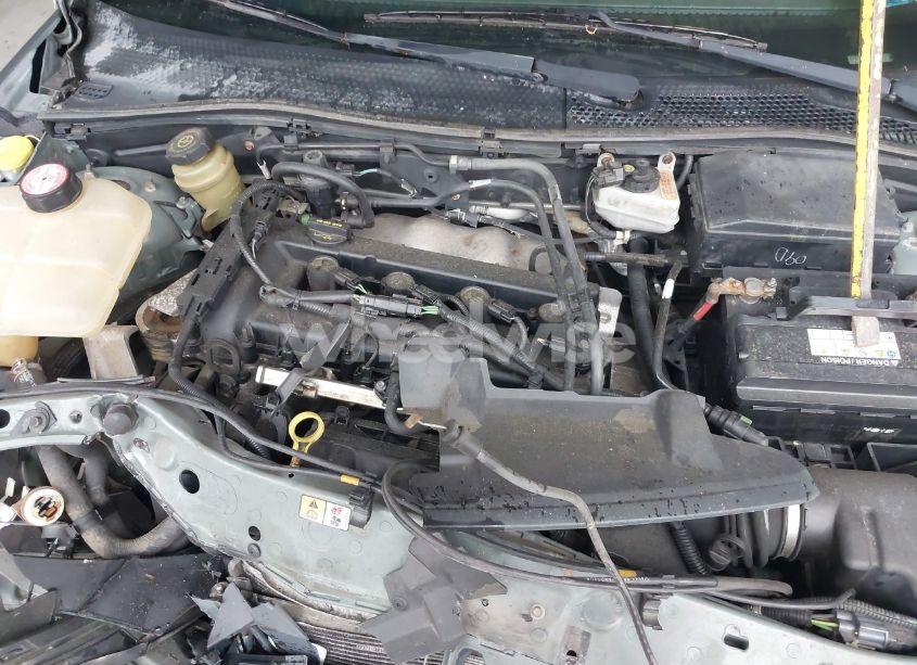 Photo 10 of 2005 Ford Focus ZX4 (VIN 1FAFP34N95W200110)