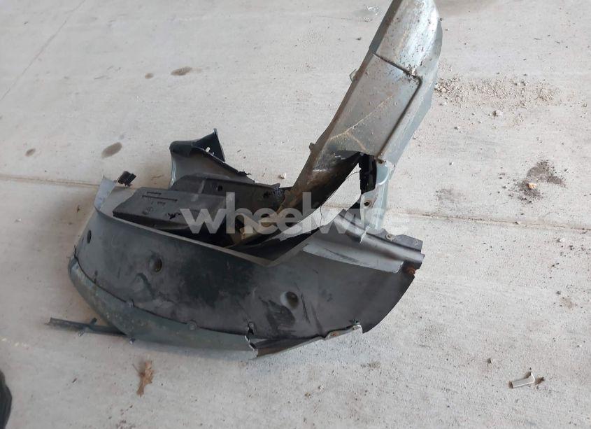 Photo 11 of 2005 Ford Focus ZX4 (VIN 1FAFP34N95W200110)