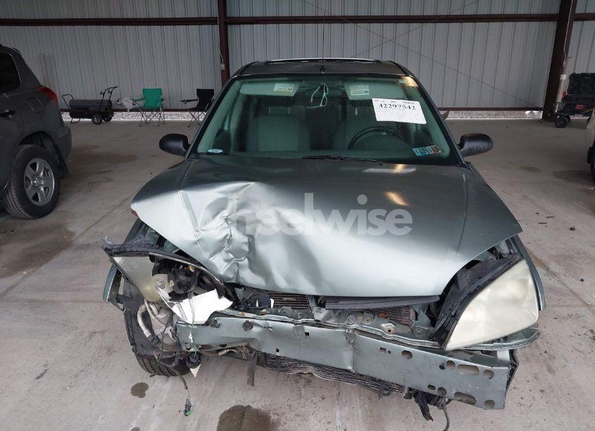 Photo 12 of 2005 Ford Focus ZX4 (VIN 1FAFP34N95W200110)